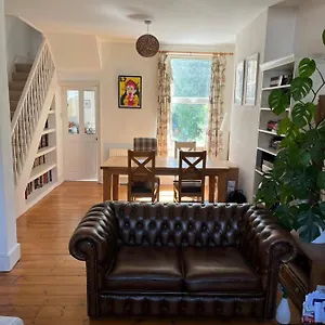 https://apt-peaceful-retreat.brighton-hotels-england.com